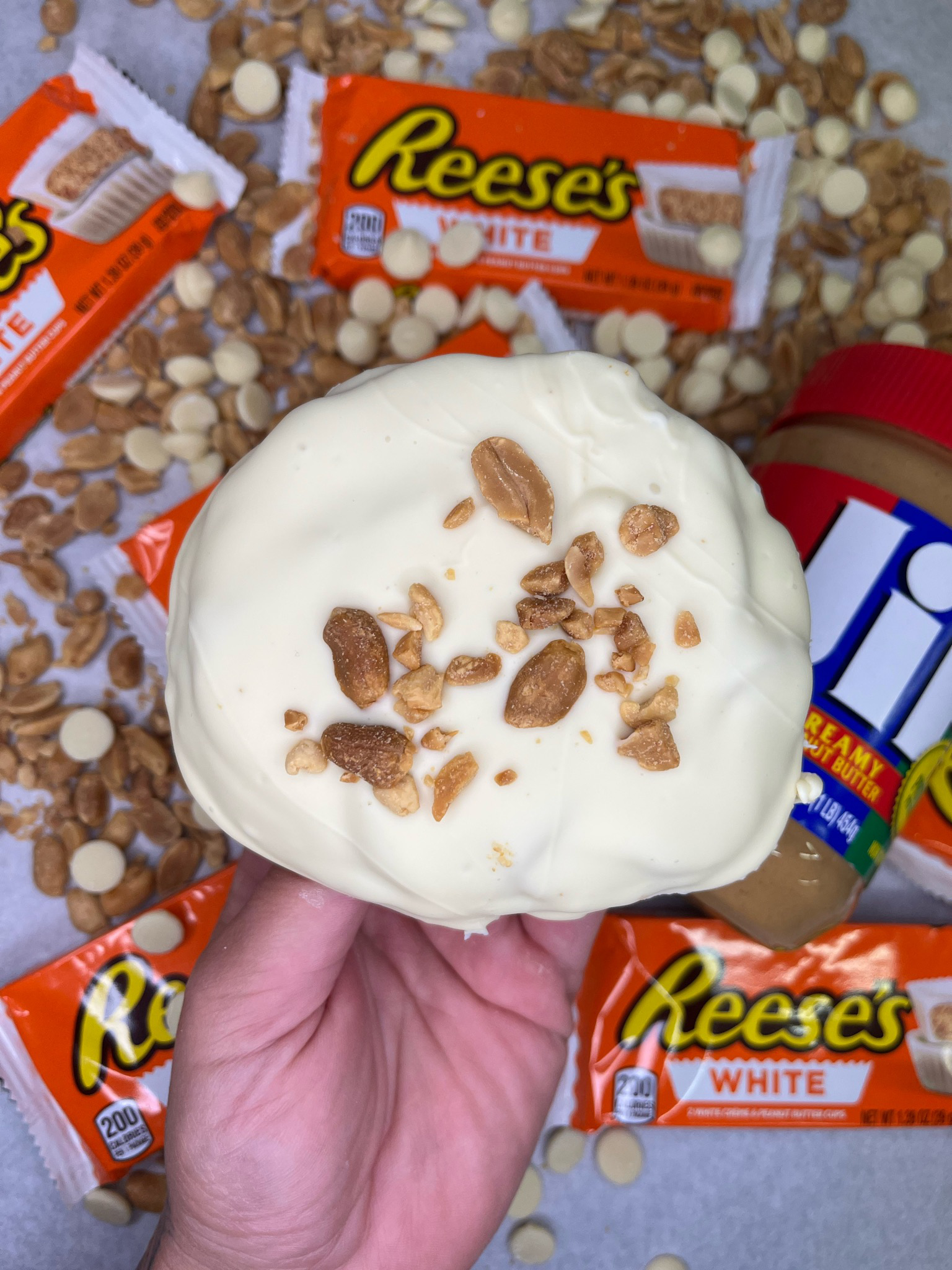 Reese’s snap white