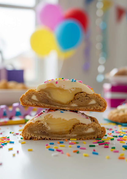 Birthday cake cookie Humble and Crumble doorgesneden