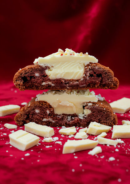 Red Velvet Cookie Humble and Crumble doorgesneden